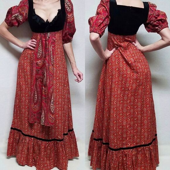 𝅺RARE Vintage 1970s Rags Red Paisley Velvet Cottagecore Victorian Prairie Dress - Picture 1 of 16